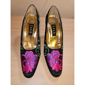 Vintage Zalo Black Velvet Floral Embroidered Pumps w/ Gold Insole Made in Spain